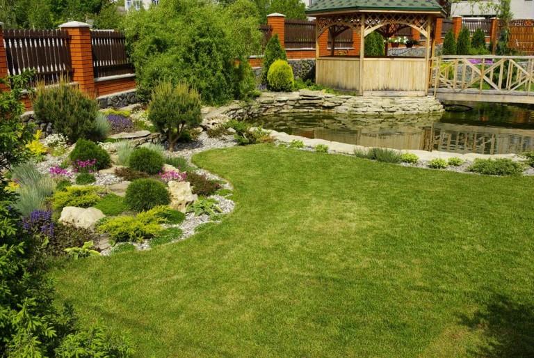 Entretien des espaces verts à Châteaudun : astuces saisonnières essentielles
